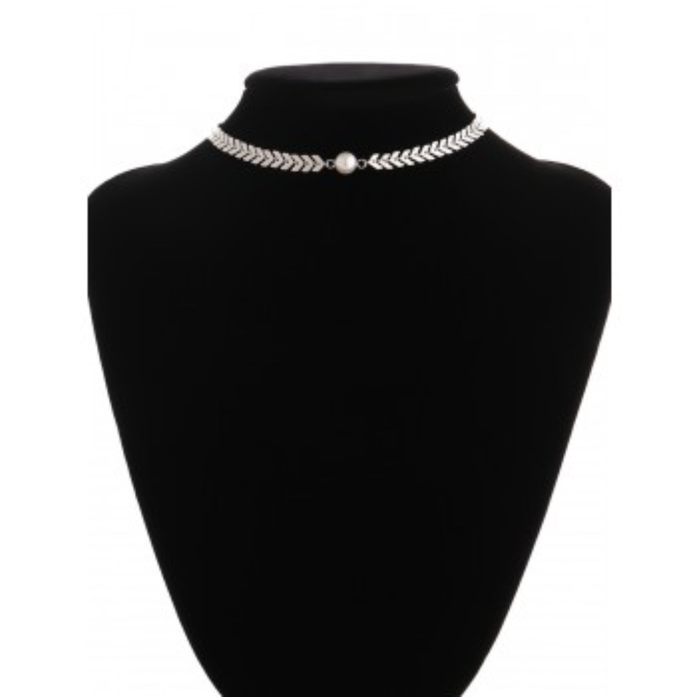 Cute silver necklace choker